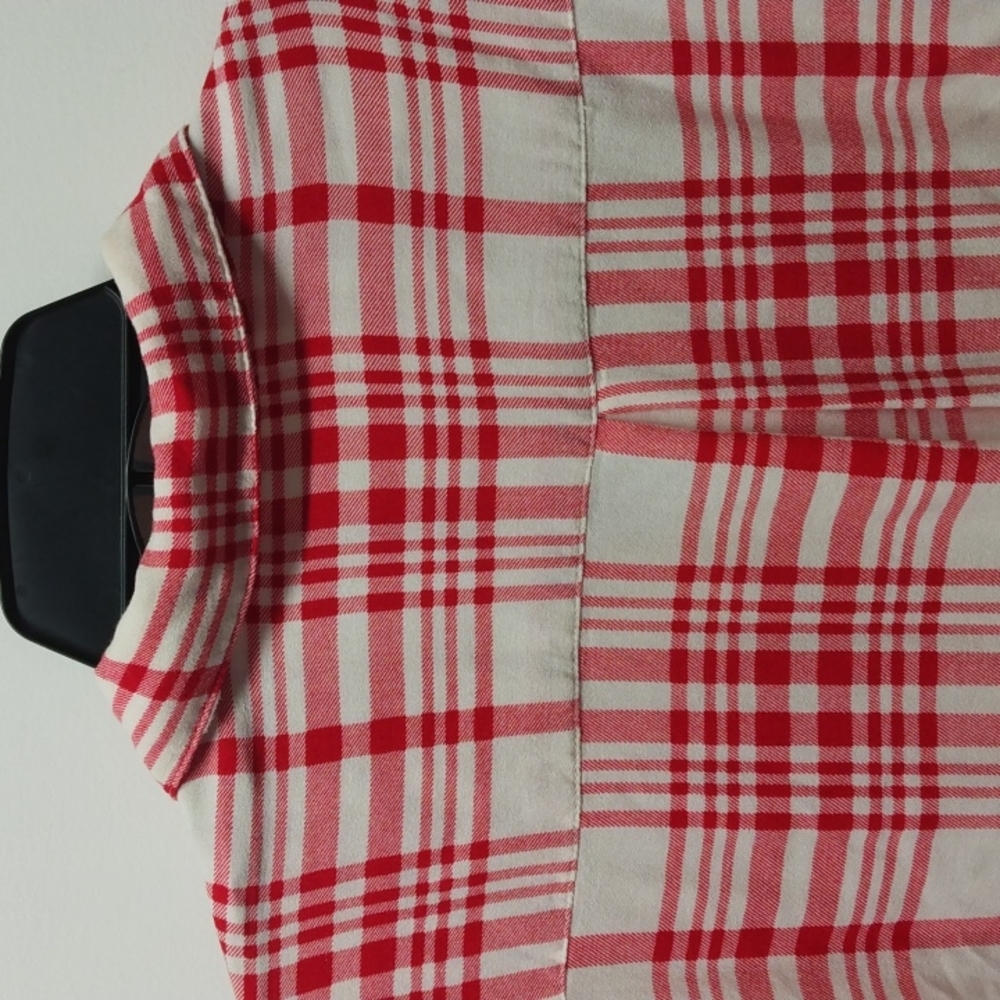 Velvet Heart , lg., ladies button front blouse red / white - Picture 9 of 10